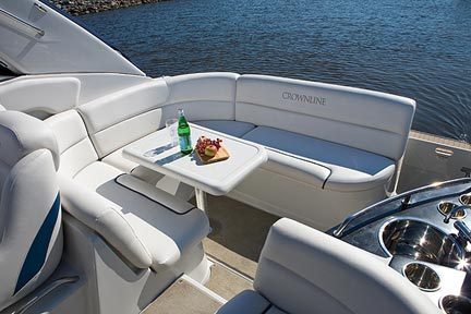 l_crownline-boats-sport-yacht-sy-330sy-feature-01