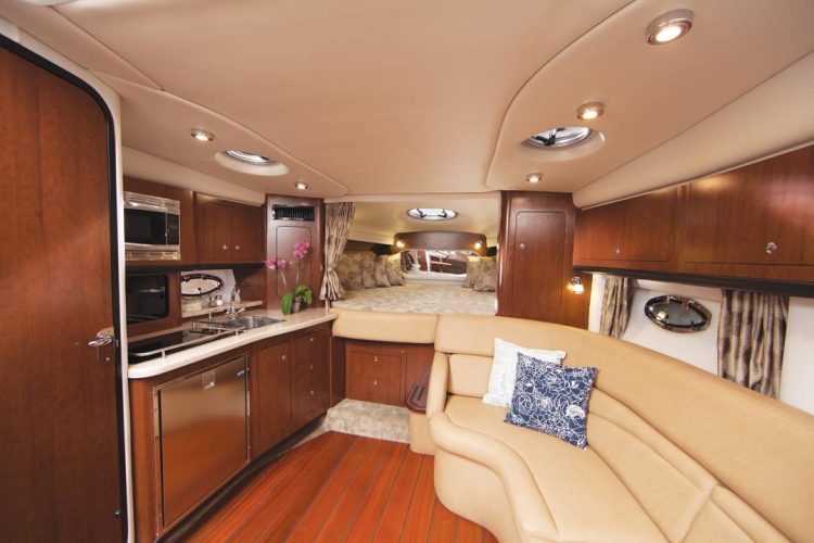 l_crownline-boats-sport-yacht-sy-350sy-feature-05