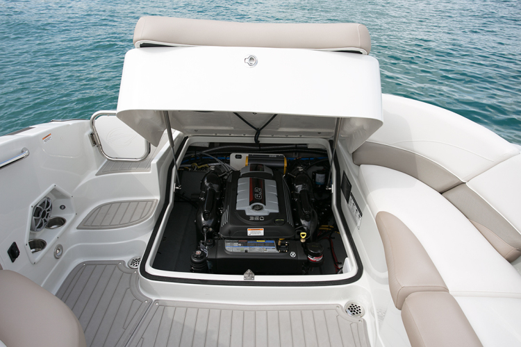 l_crownline-boats-super-sport-ss-285ss-feature-06