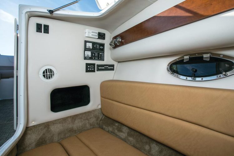 l_crownline-boats-super-sport-ss-335ss-feature-07
