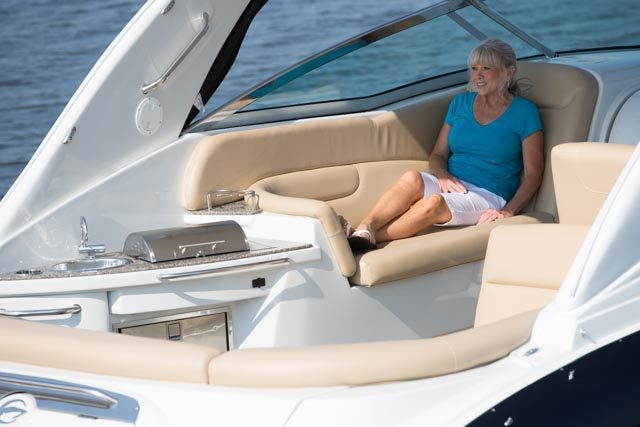 l_crownline-boats-sport-yacht-sy-350sy-feature-11