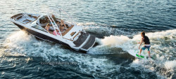 2021 - Four Winns Boats - HD2 Surf