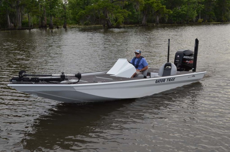 Research 2017 - Gator Trax Boats - Striking Series on iboats.com