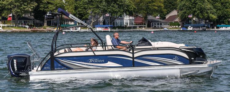 l_2017-jc-tritoon-marine-sporttoon-24tt-dsl-pontoon-boat-profile