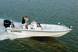 Kenner Boats 2103 Tunnel Bay Boat
