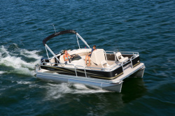 2013 - Manitou Boats - 22 Oasis Angler SHP