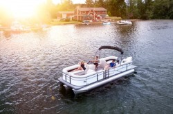 2017 Manitou Boats Oasis 24 Standard