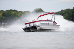 2019 - Manitou Boats - X-Plode 25 SRS Dual Engine