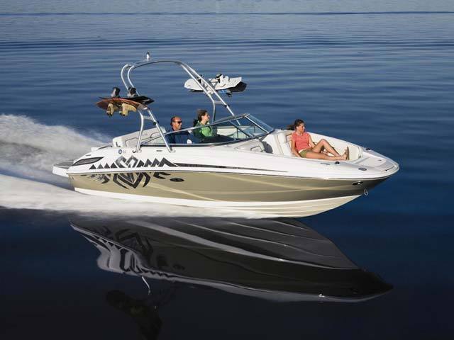 Research 2010 - Sea Ray Boats - 230 Sundeck on iboats.com