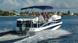 2015 - Southwind Boats - 229LC Hybrid