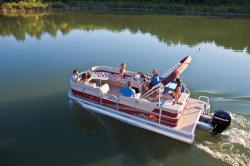 2013 - Sun Tracker - Party Barge 22 DLX