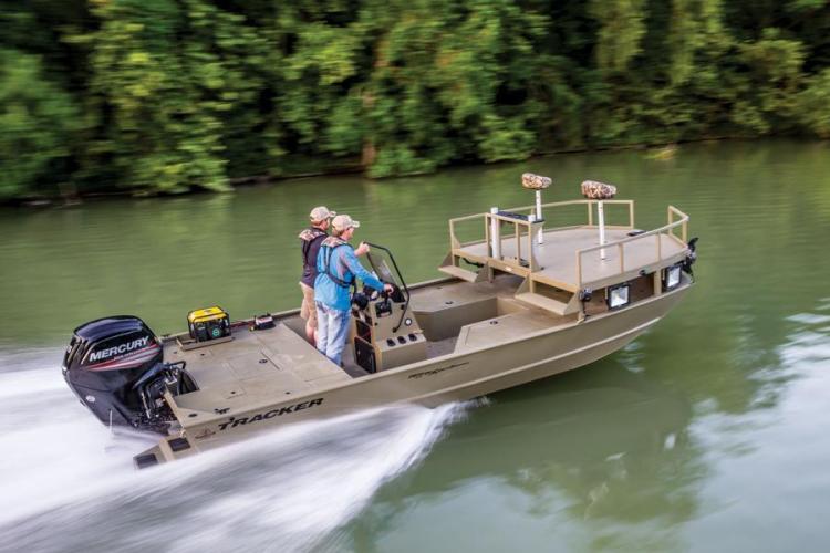 Research 2018 - Tracker Boats - Grizzly 2072 CC Sportsman on iboats.com