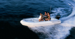 Zodiac Boats - YachtlLine Deluxe 420 DL
