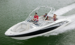 2011 - Bayliner Boats - 235 BR