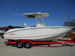 2006 - Boston Whaler Boats - 240 Outrage