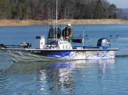 2010 - Blue Wave Boats - 220 Striper