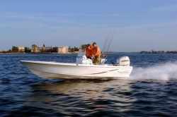 Blue Wave Boats 2200 Pure Pay Center Console Boat