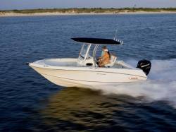 2016 - Boston Whaler Boats - 220 Outrage