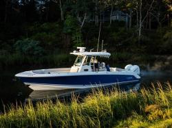 2016 - Boston Whaler Boats - 330 Outrage