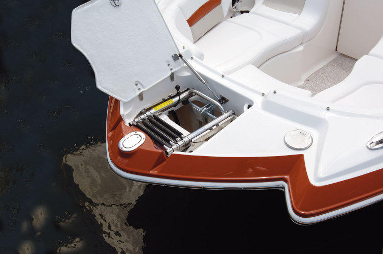Research Chaparral Boats on iboats.com