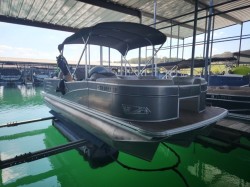 2019 - Sun Tracker by Tracker Marine - Fishin' Barge 20 DLX
