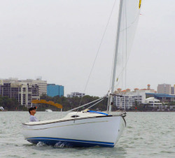 2019 - Com-Pac Yachts - Sunday Cat