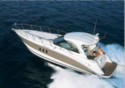 Cruisers Yachts 390 Express Coupe Gas Motor Yacht Boat
