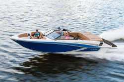 2021 - Glastron Boats - GT 225