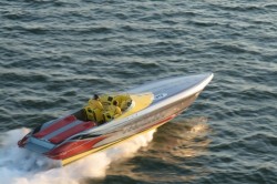 2015 - Hustler Powerboats - 39 Rockit