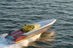 2019 - Hustler Powerboats - 39 Rockit