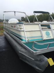 1997 Crest Boats by Maurell Products CARIBBEAN HPT 24 Mecosta MI
