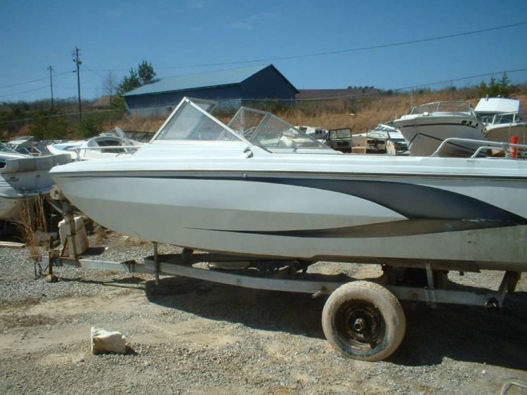 https://boats.iboats.com/sites/laniermarine/site_page_8842/images/l_d1886dcb-4c5e-4ae5-bc05-1acbbd5196a6.jpg