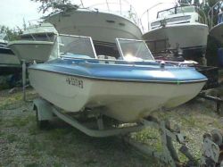 1971 MFG Boat Co. 160 trihull bowrder outboard hull
