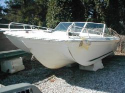 1976 Sommerset 182 Tri Hull Bowrider Mercruiser Cut Hull