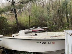 1989 1900CC Center Console outboard hull