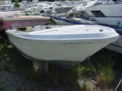 1970 17 Trophy Runabout OB Hull