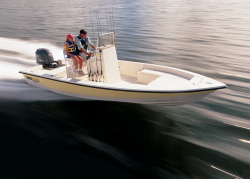 2012 - Pathfinder Boats - 2000