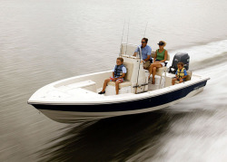 2012 - Pathfinder Boats - 2200 TRS