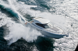 2013 - Riviera Boats - 4400 Sport Yacht