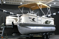 2009 - Lowe Boats