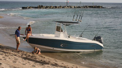2011 - Seaswirl Boats - 2305 Center Console OB
