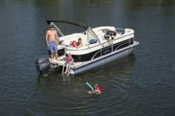 2015 - Sun Chaser Boats - 8520 Lounger
