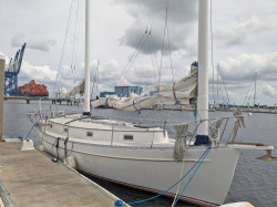 1982 - Freedom Yachts - Cat 33